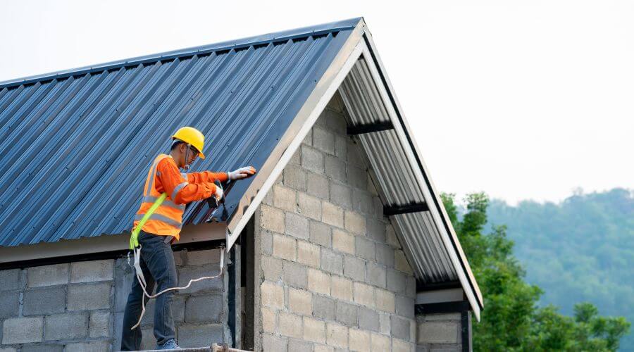 Professional gutter cleaning in Plato, MO